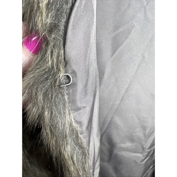 Old Navy Faux Fur Lined Vest Women's Size Medium NWT - Picture 5 of 8